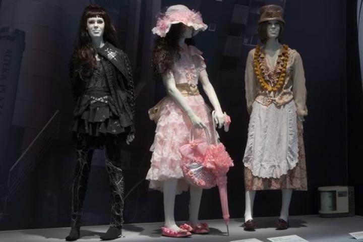 “JAPAN FASHION NOW” – Moda japonesa en una muestra del FIT – NY (Fashion Institute of Technology NY.)